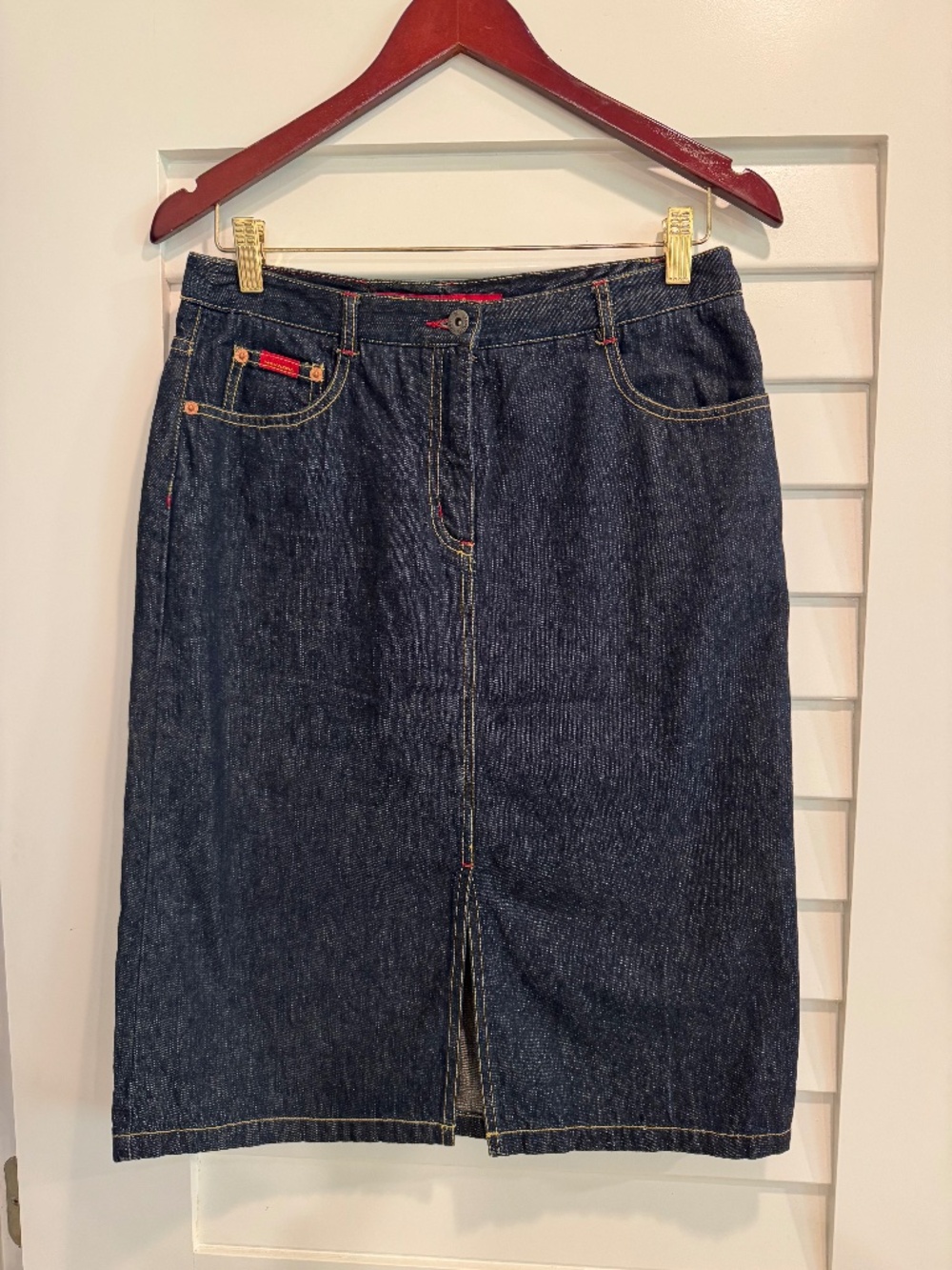 BCBG Maxazria Denim Skirt SZ 6